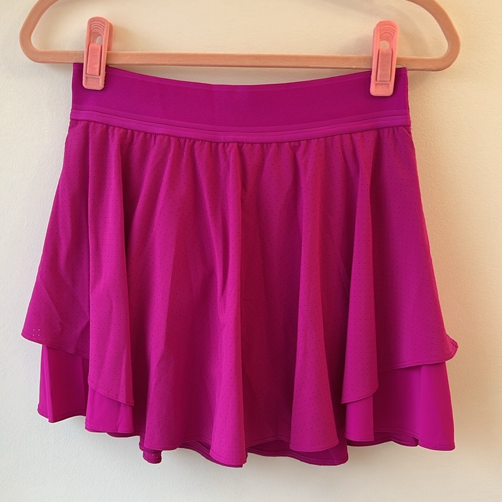 Lululemon Court Rival Skirt Size 6 Long in Perforated Purple Highlight - Picture 3 of 4